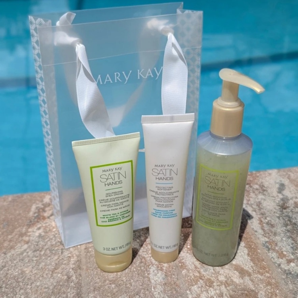 Mary Kay Satin Hands white tea and citrus Mothers Day Sale
